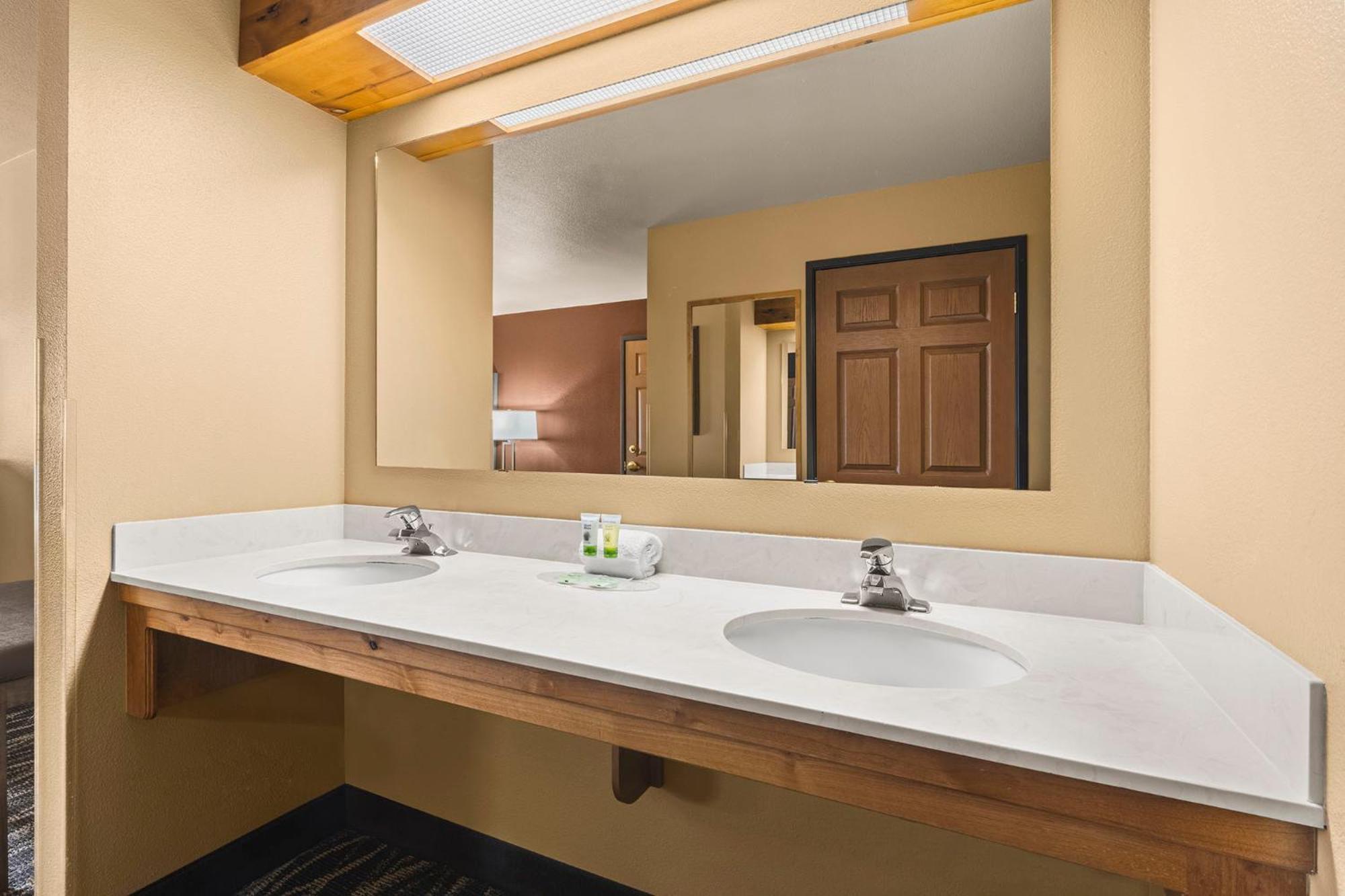Bitterroot River Inn And Conference Center Hamilton Экстерьер фото