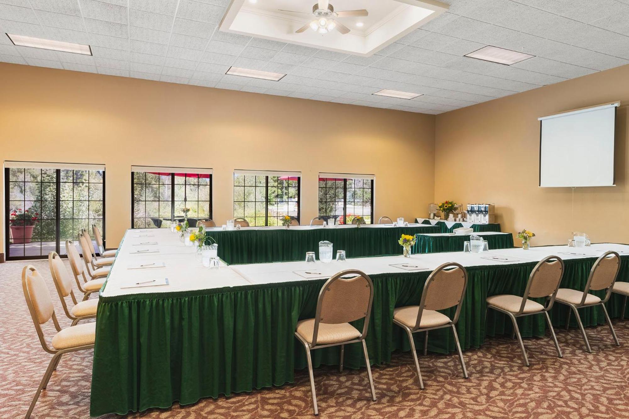 Bitterroot River Inn And Conference Center Hamilton Экстерьер фото